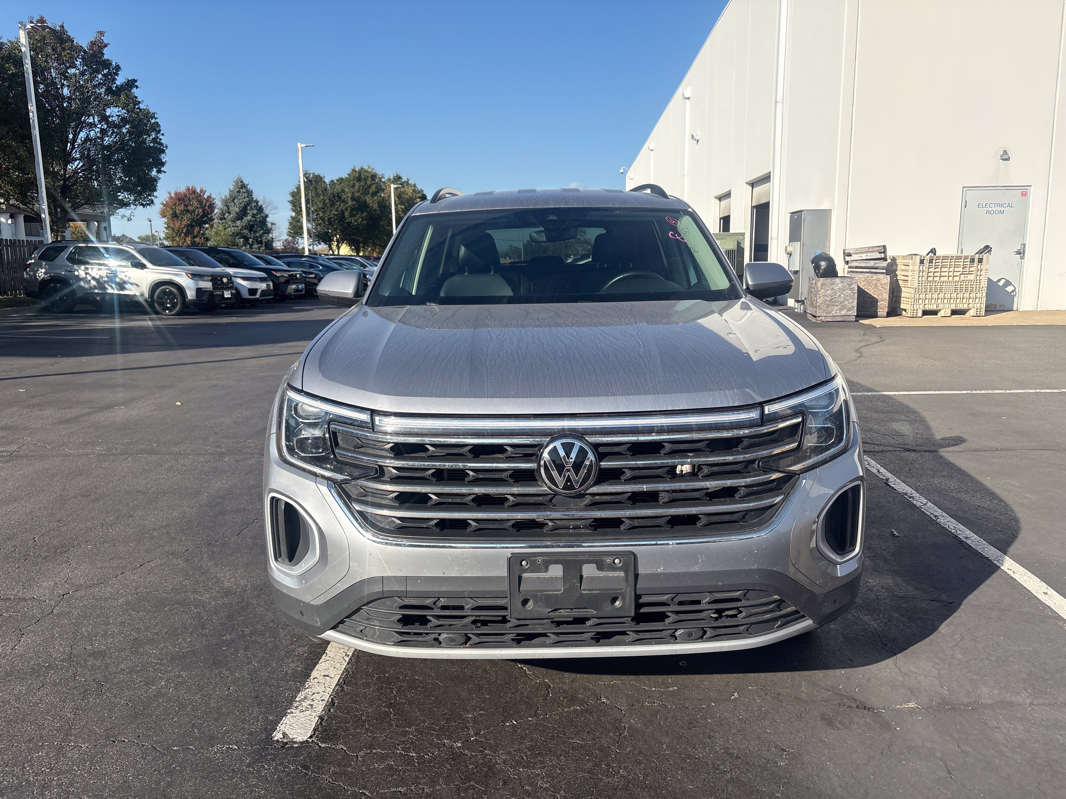 Used 2025 Volkswagen Atlas 2.0T SE w/Technology SUV
