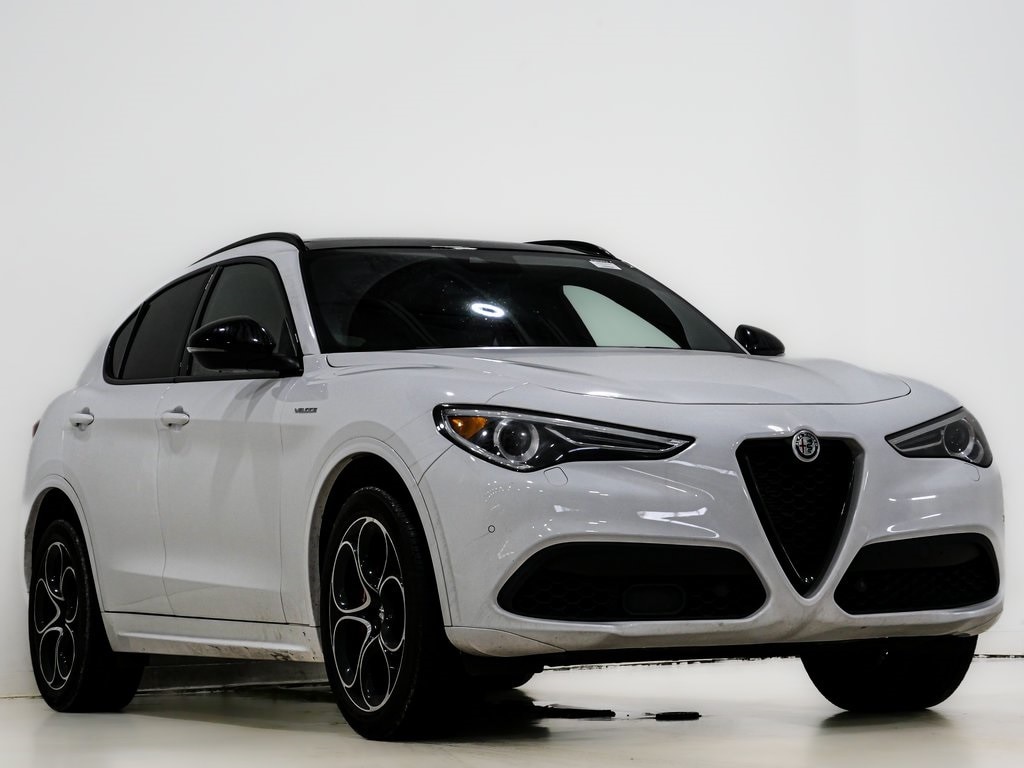 2023 Alfa Romeo Stelvio Veloce's photo