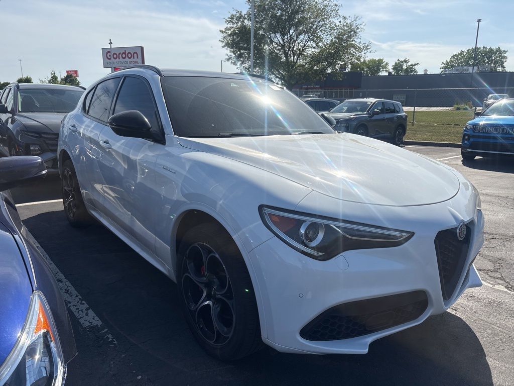 2023 Alfa Romeo Stelvio Veloce AWD's photo