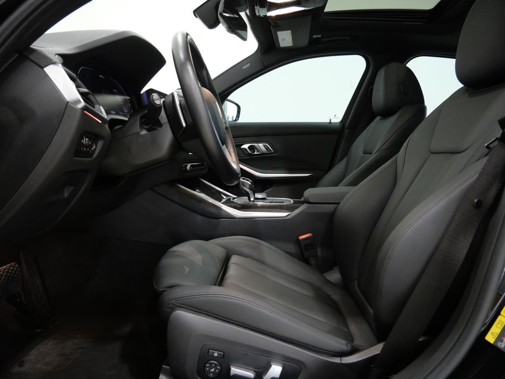 2021 BMW 3 Series 330e - Photo 12