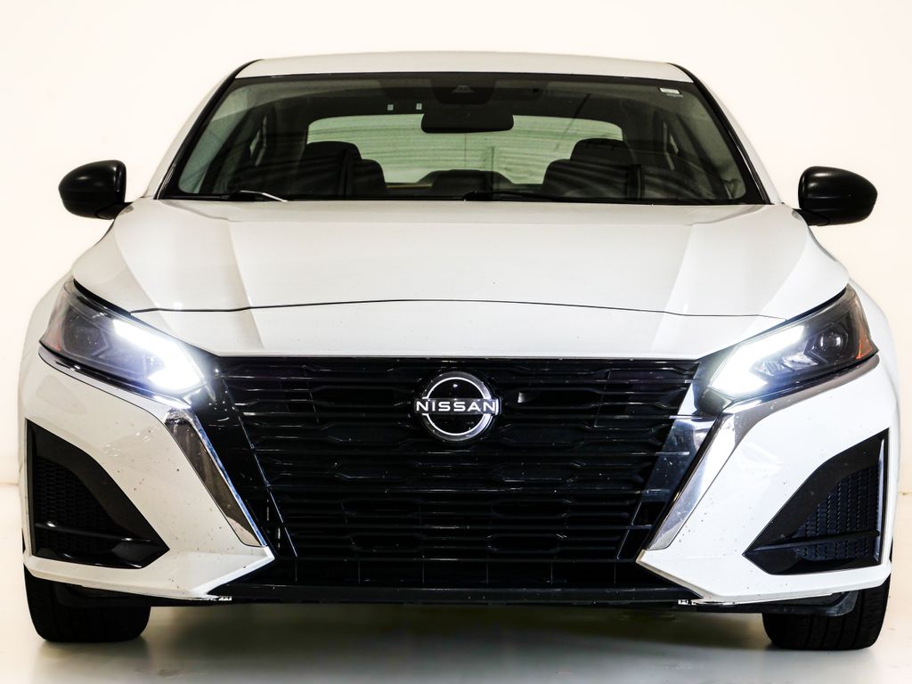 Used 2025 Nissan Altima SV with VIN 1N4BL4DVXSN353449 for sale in Lansing, IL