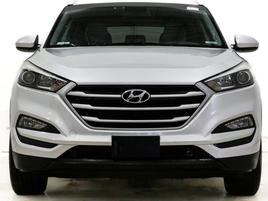 Used 2017 Hyundai Tucson SE with VIN KM8J3CA44HU539302 for sale in Lansing, IL