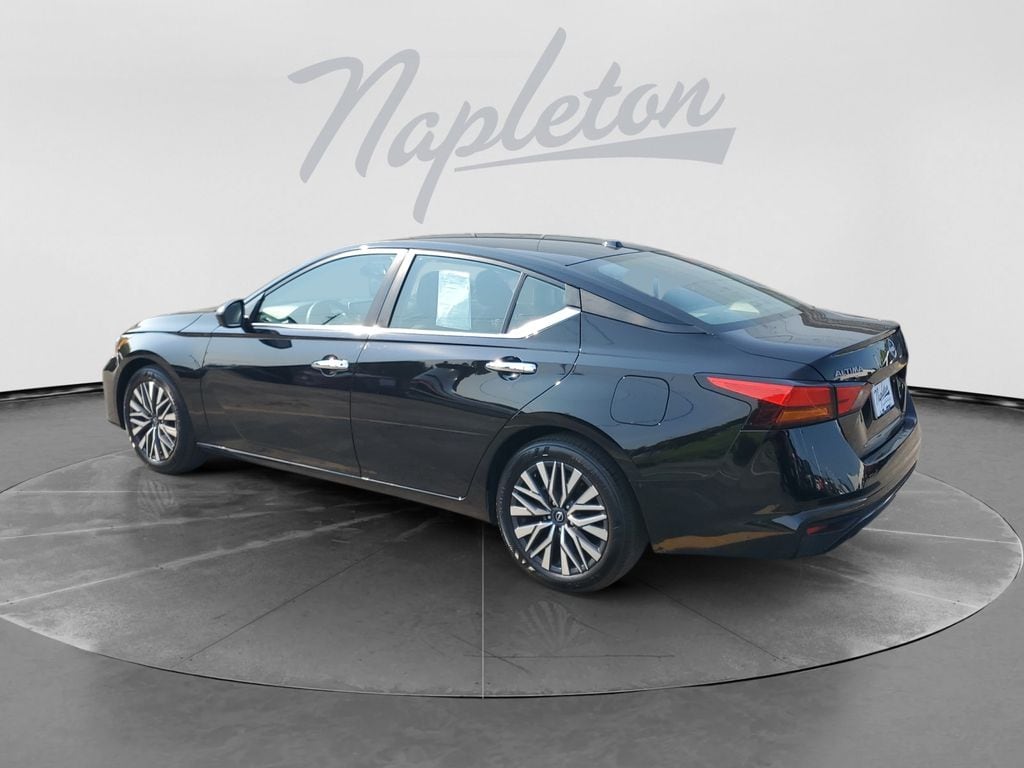 2025 Nissan Altima SV - Photo 6