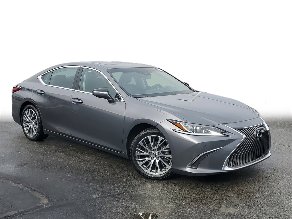 2020 Lexus ES 350's photo