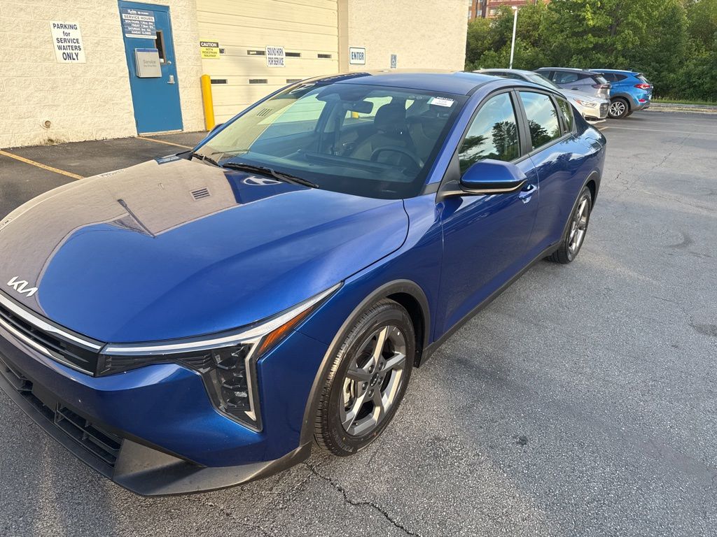 Used 2025 Kia K4 LXS with VIN 3KPFT4DE0SE033718 for sale in Calumet City, IL
