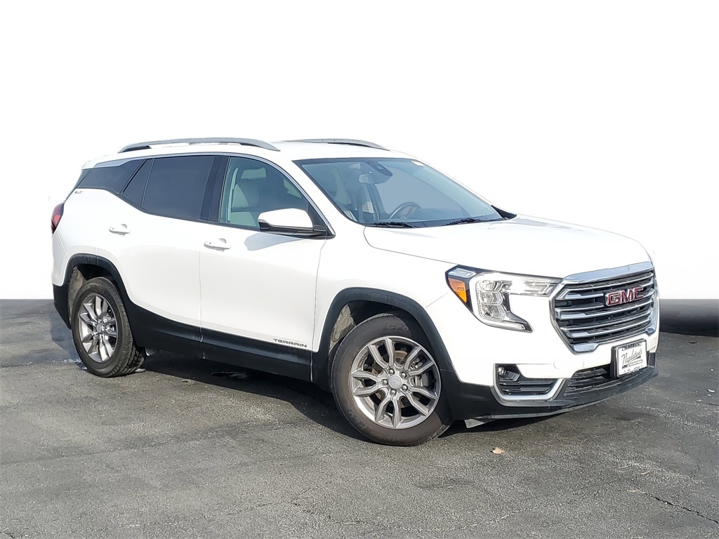 2024 GMC Terrain SLT's photo