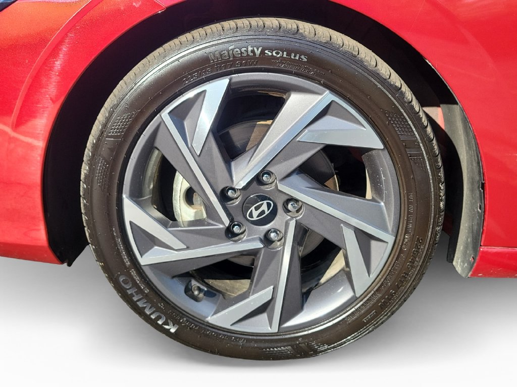 2025 Hyundai Elantra Limited - Photo 27