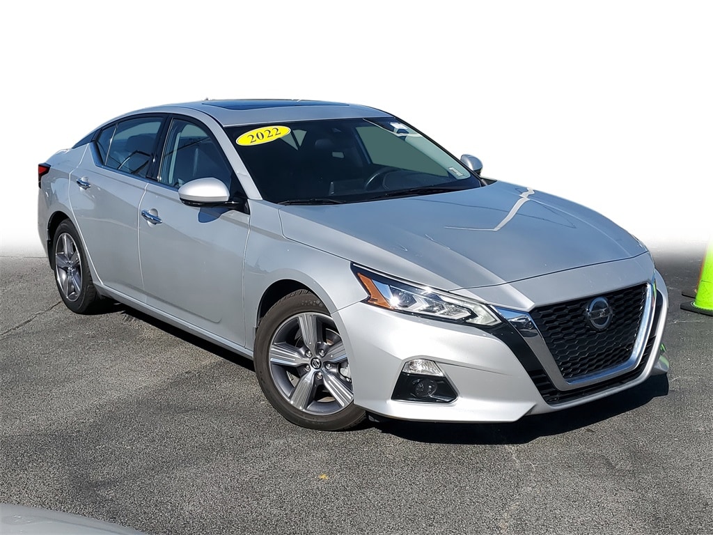 2022 Nissan Altima SL's photo