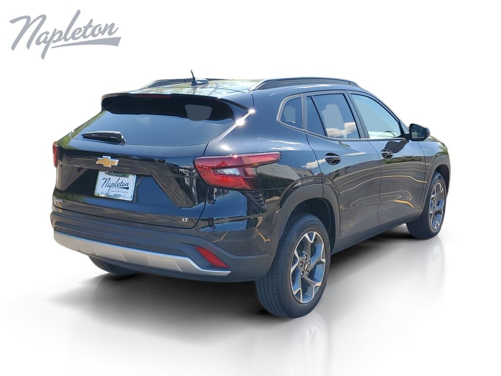 2025 Chevrolet Trax LT - Photo 6