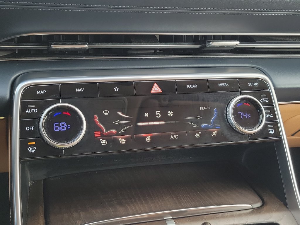 2024 GENESIS GV80 Standard - Photo 18
