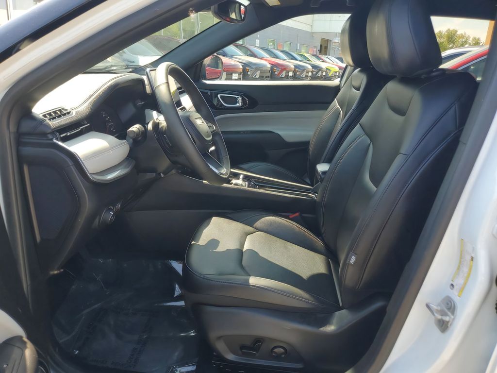 2025 Jeep Compass Limited - Photo 13