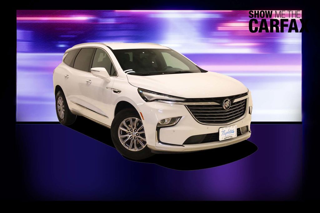 2024 Buick Enclave Essence's photo