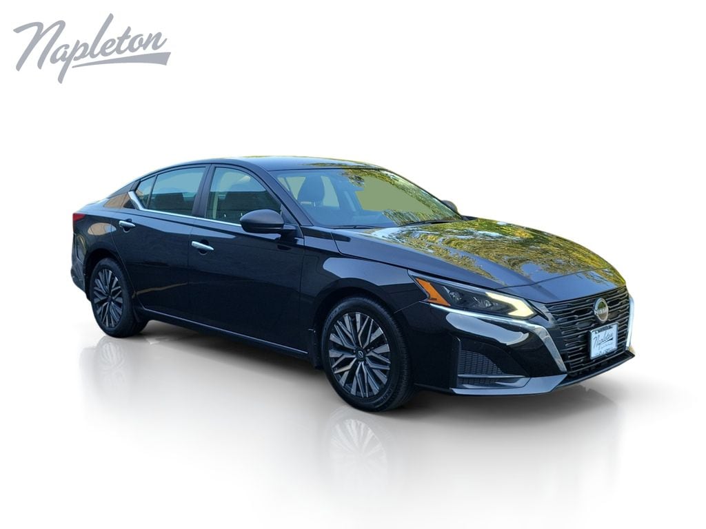 2024 Nissan Altima SV - Photo 8