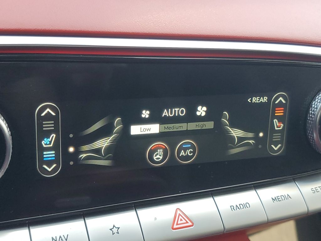 2022 GENESIS GV70 Sport - Photo 28