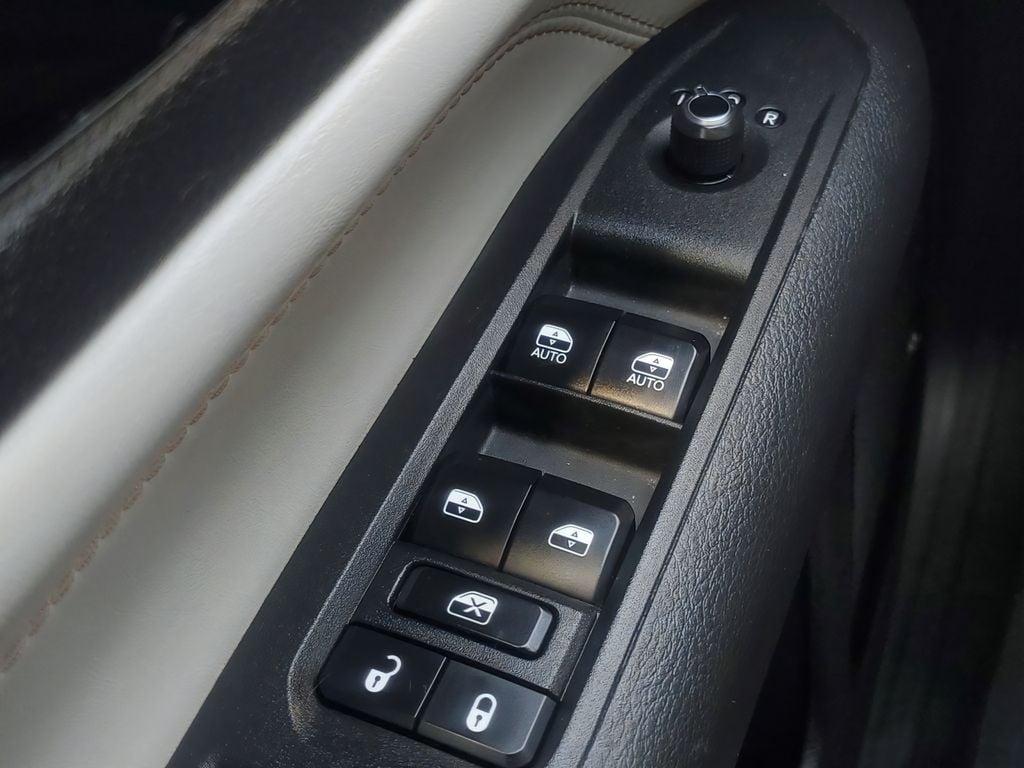 2025 Jeep Compass Limited - Photo 18