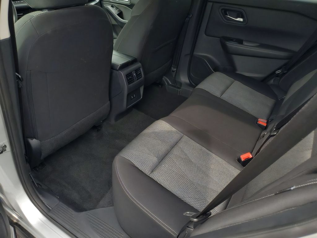 2025 Nissan Rogue SV - Photo 24