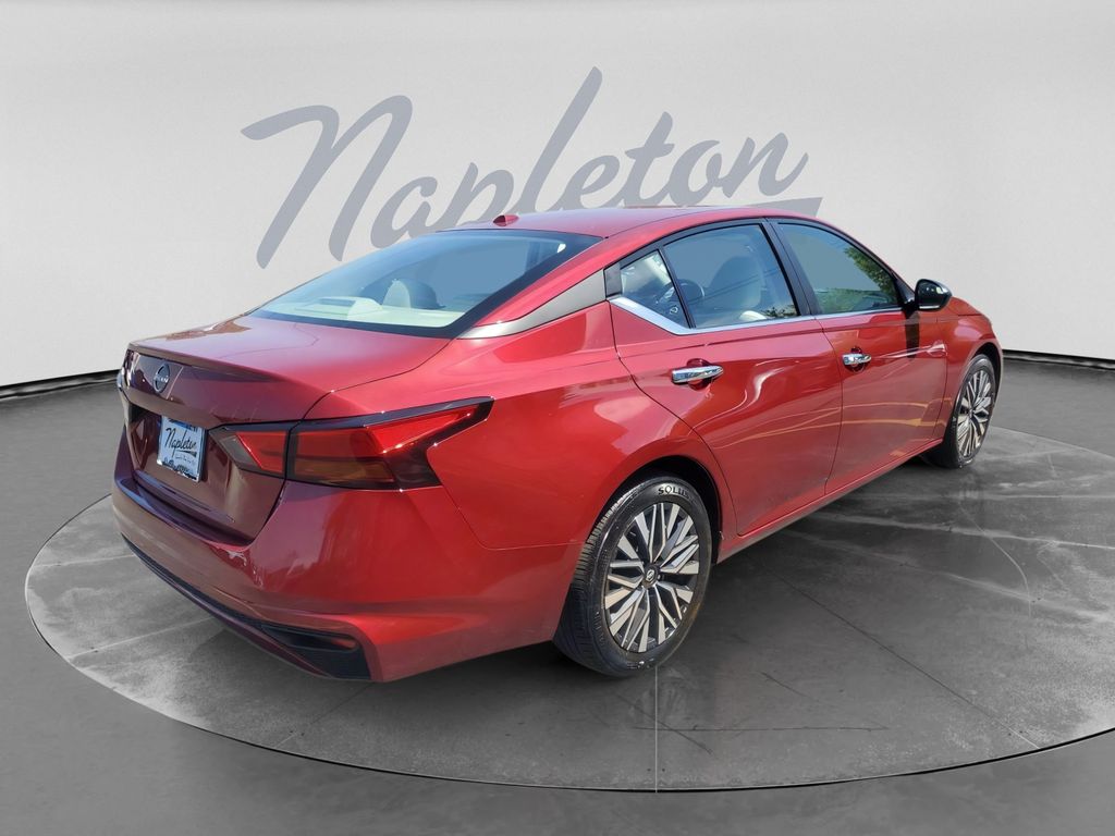 2025 Nissan Altima SV - Photo 7