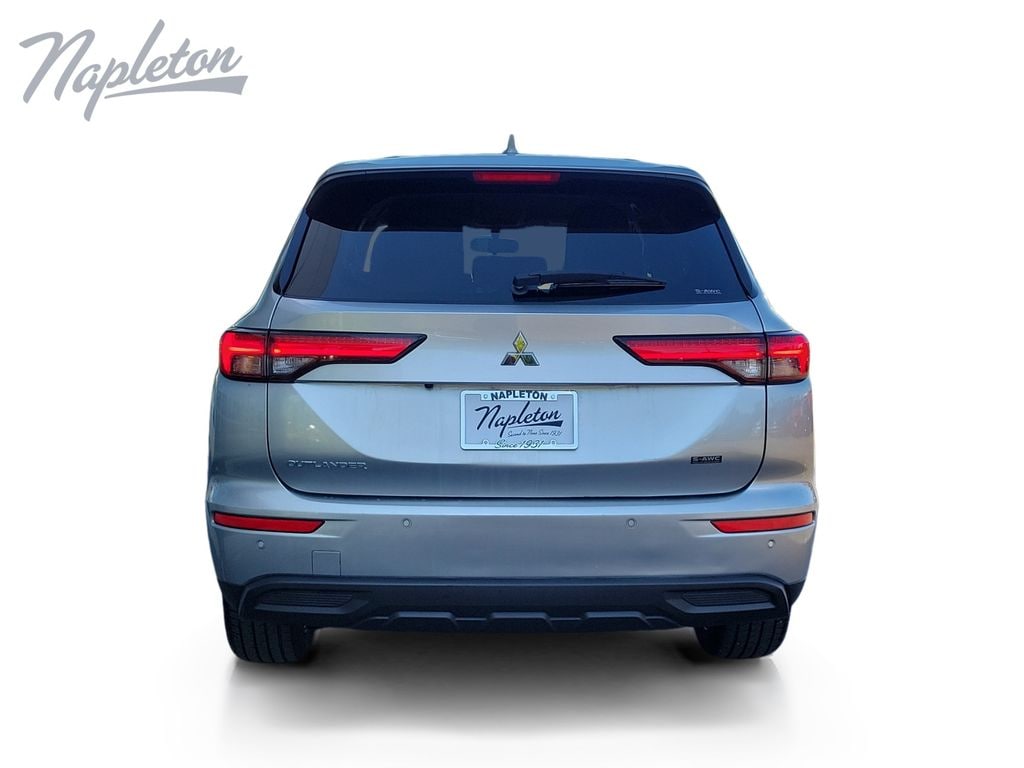 Used 2024 Mitsubishi Outlander SE SUV