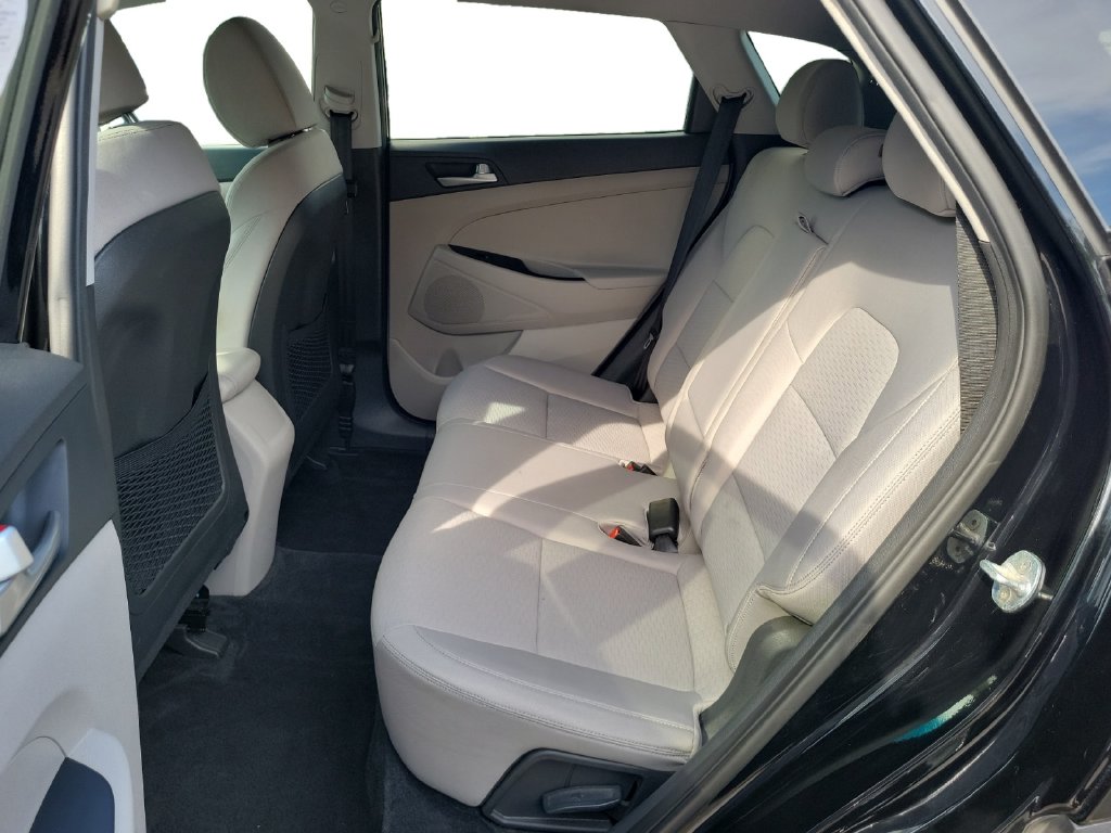 2021 Hyundai Tucson SE - Photo 23
