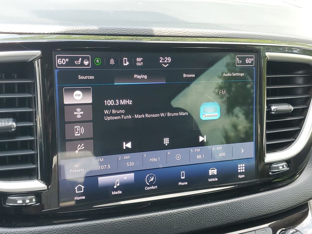 2023 Chrysler Pacifica Touring L - Photo 13