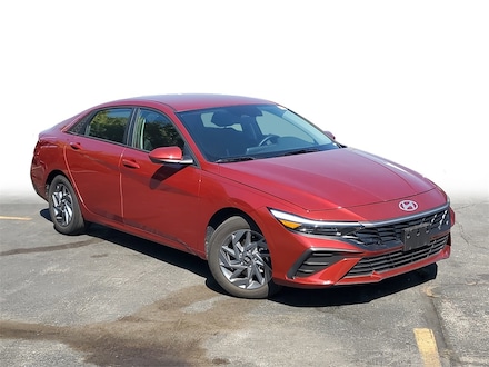 2024 Hyundai Elantra SEL Sedan