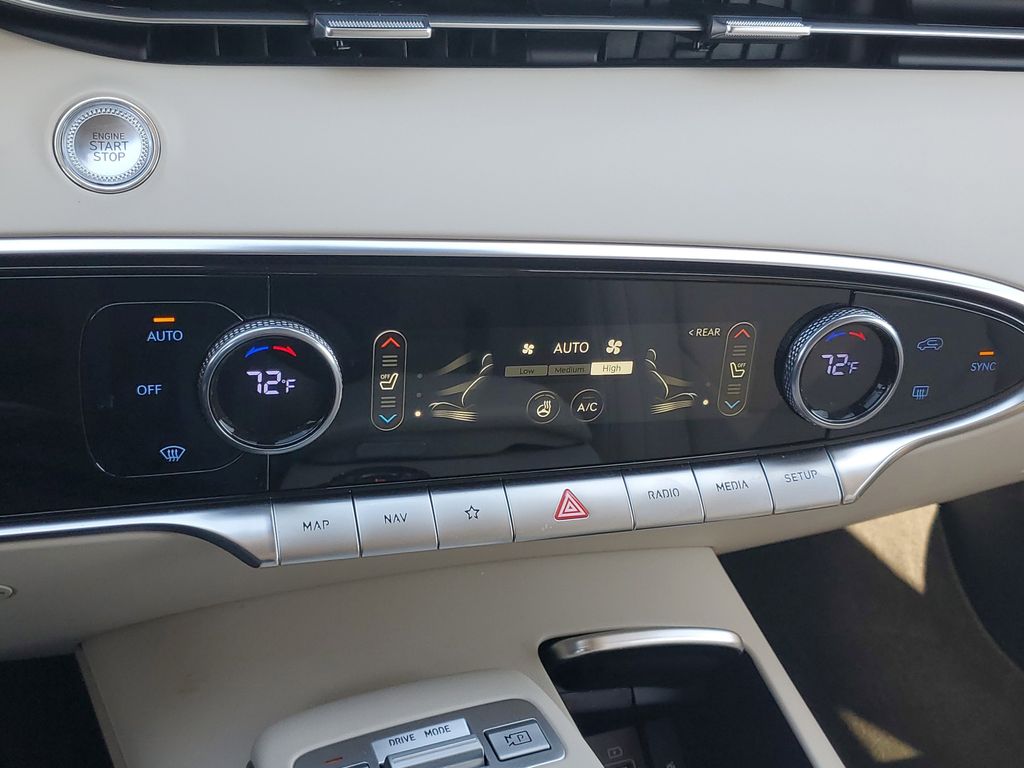 2023 GENESIS GV70 Standard - Photo 23