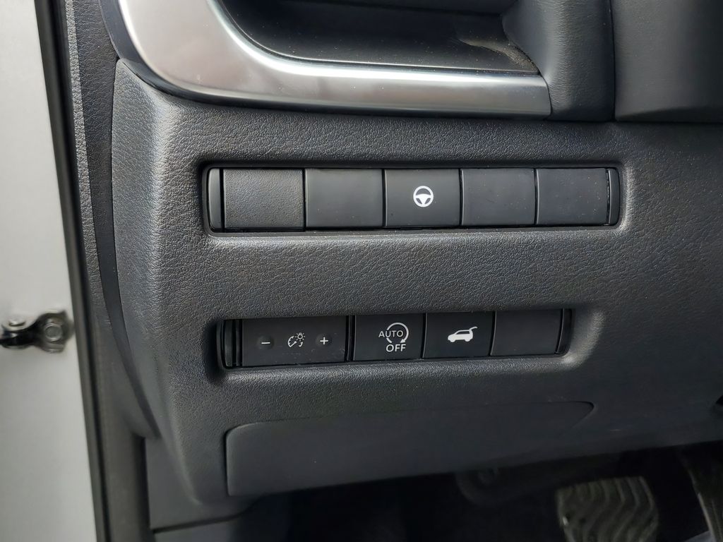 2025 Nissan Rogue SV - Photo 14