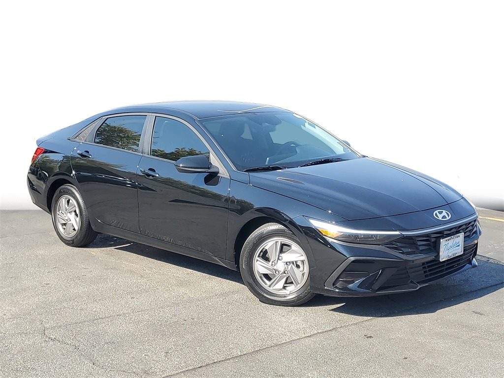 2025 Hyundai Elantra SE