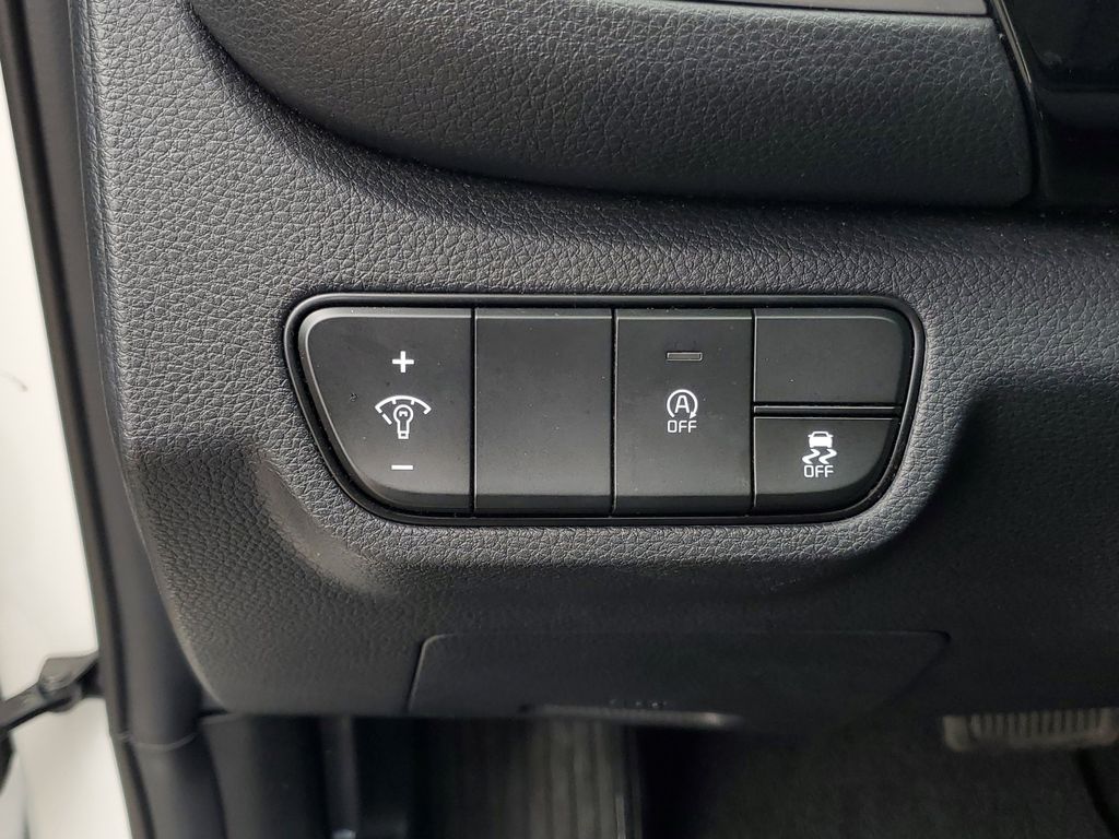 2025 Kia Seltos S - Photo 16