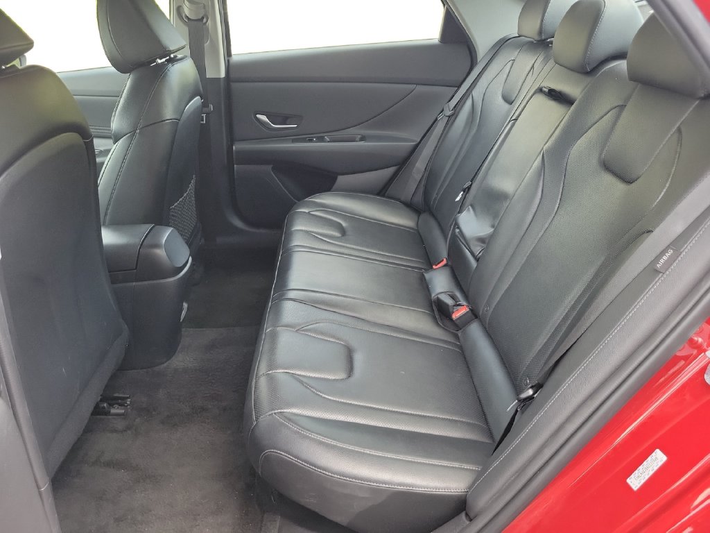 2025 Hyundai Elantra Limited - Photo 25