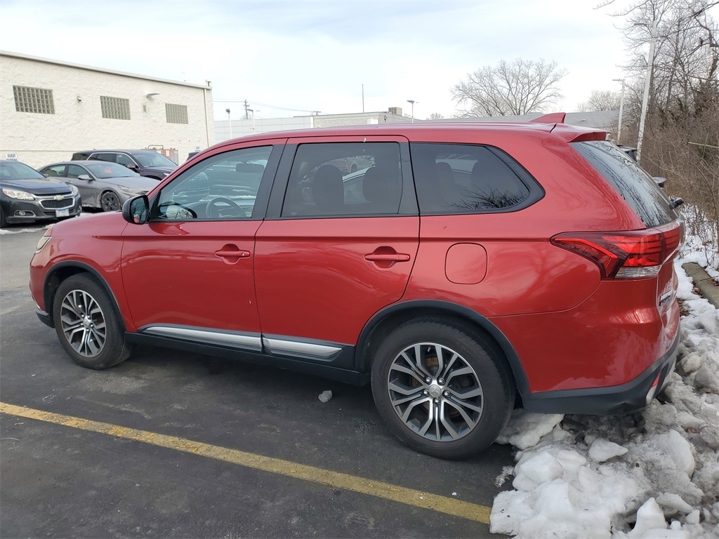 Used 2017 Mitsubishi Outlander ES CUV