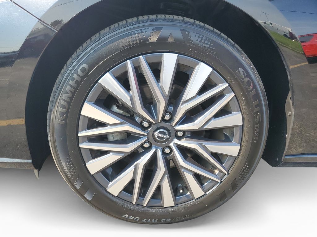 2025 Nissan Altima SV - Photo 26