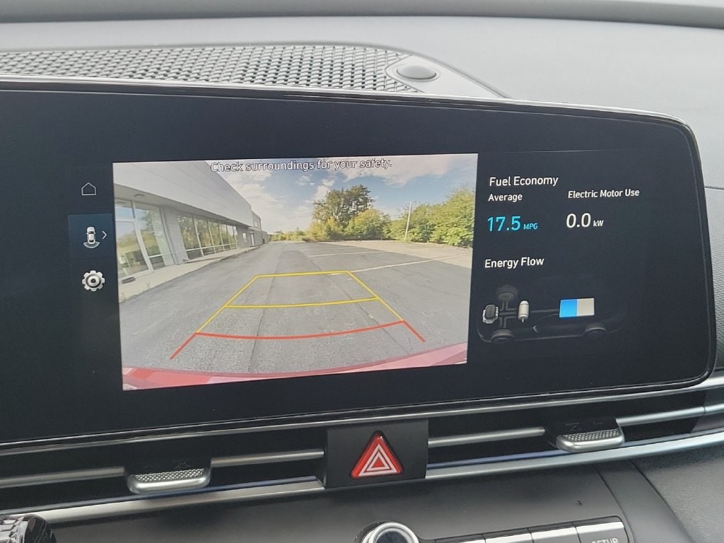 2025 Hyundai Elantra Limited - Photo 17