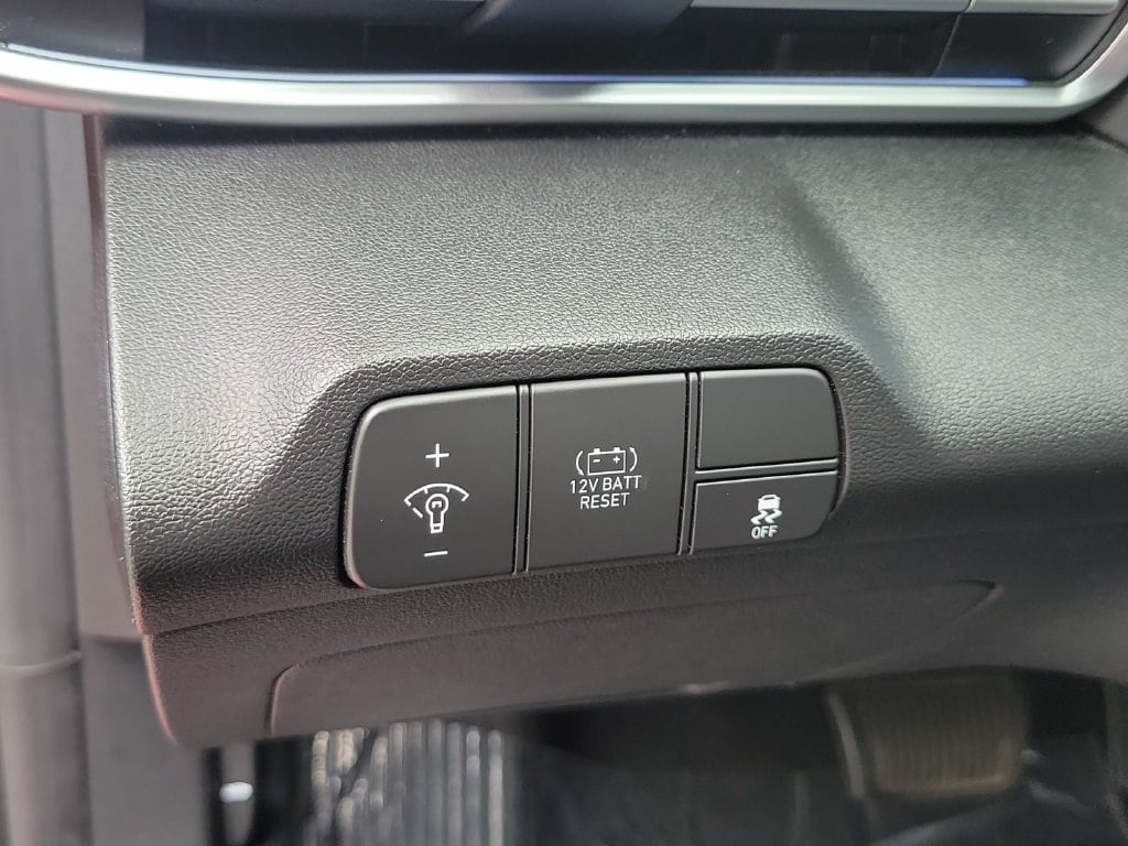2025 Hyundai Elantra Limited - Photo 23