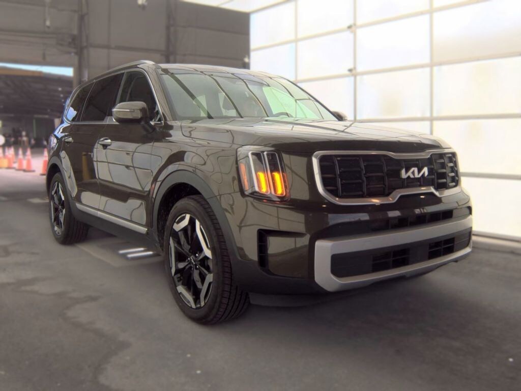 Used 2025 Kia Telluride S SUV