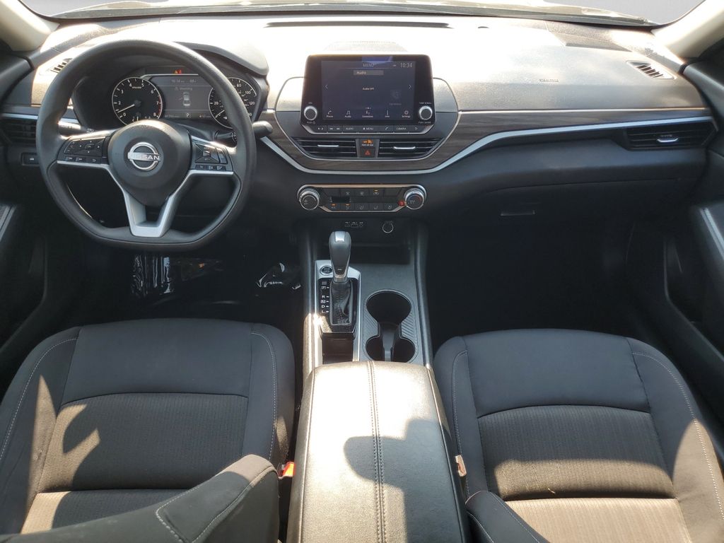 2025 Nissan Altima SV - Photo 18