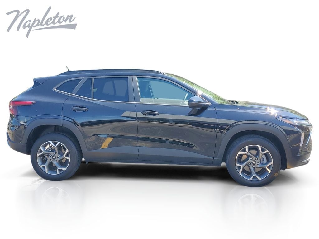 2025 Chevrolet Trax LT - Photo 7