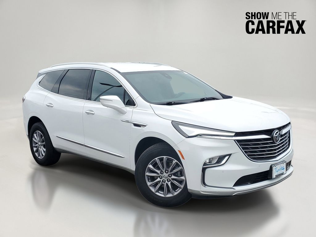 2024 Buick Enclave Essence's photo