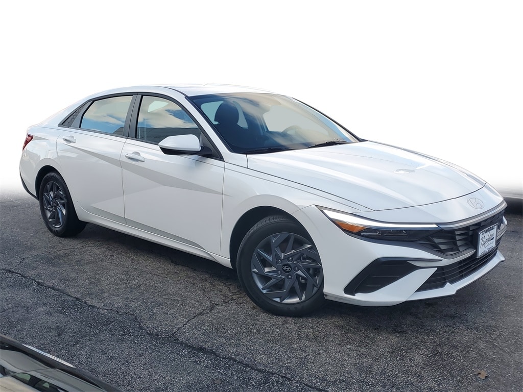 2025 Hyundai Elantra Blue's photo