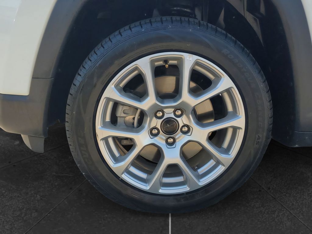 2025 Jeep Compass Limited - Photo 9