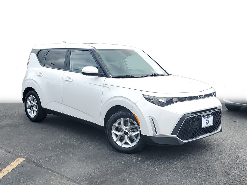 Used 2023 Kia Soul LX Hatchback