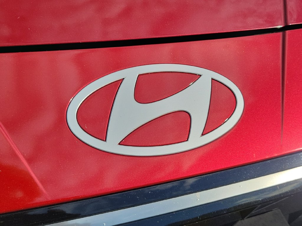 2025 Hyundai Elantra Limited - Photo 29