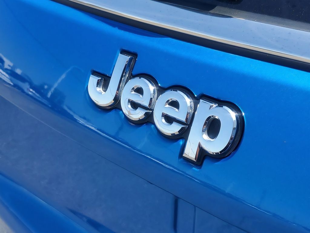 2025 Jeep Compass Limited - Photo 8