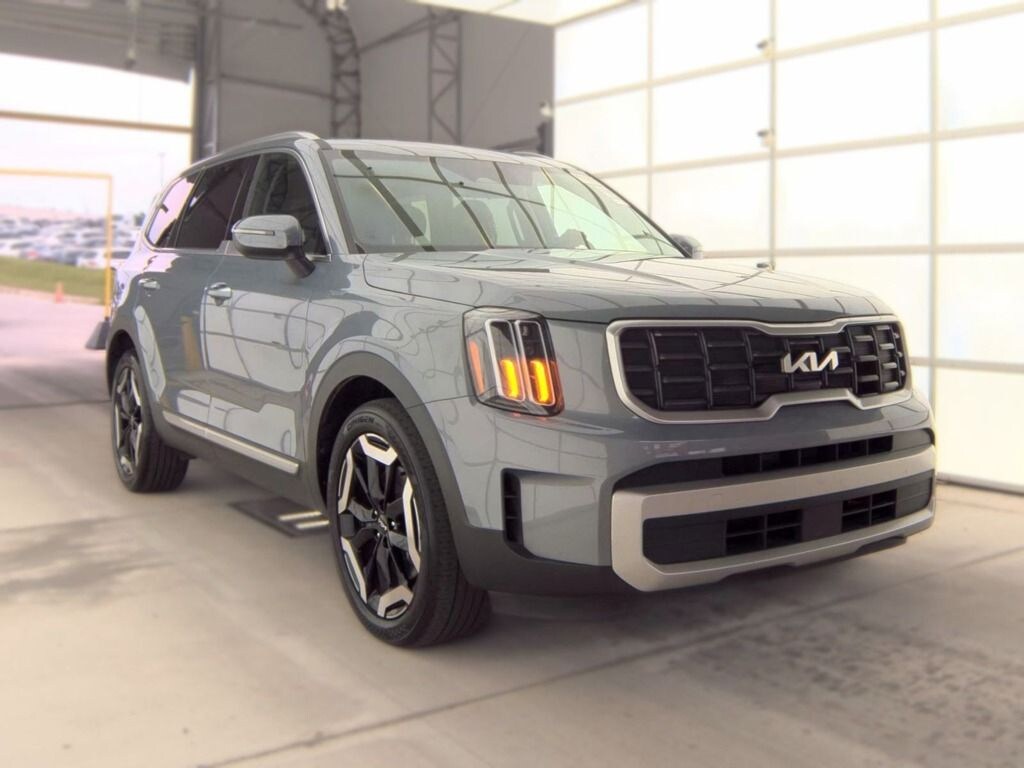 Used 2025 Kia Telluride S SUV