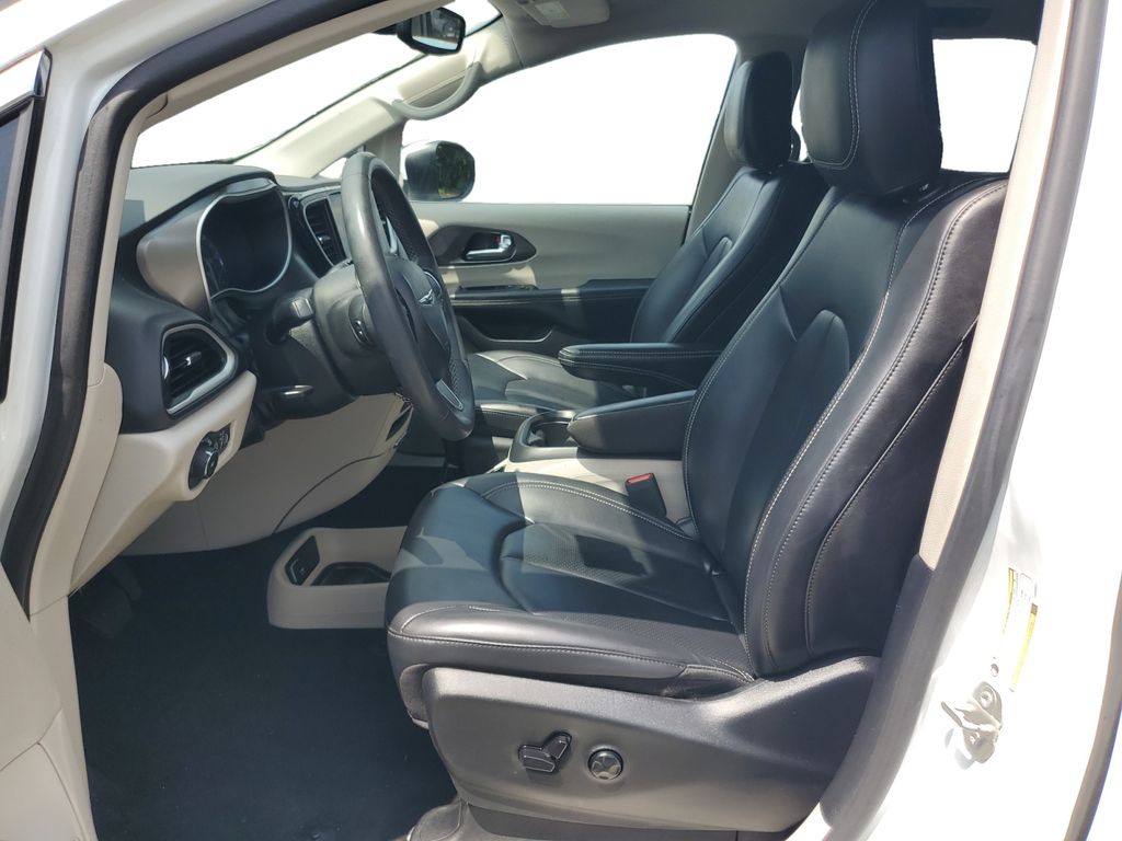 2023 Chrysler Pacifica Touring L - Photo 21