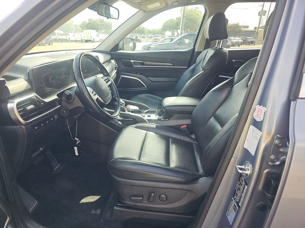2025 Kia Telluride S - Photo 8