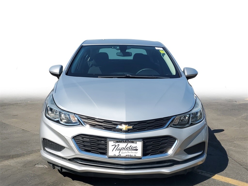 2016 Chevrolet Cruze LS photo 2
