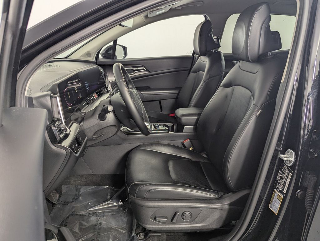 2024 Kia Sportage EX - Photo 13