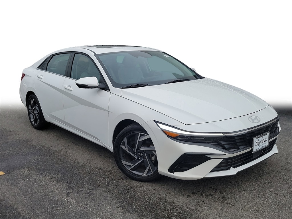 2025 Hyundai Elantra Limited's photo