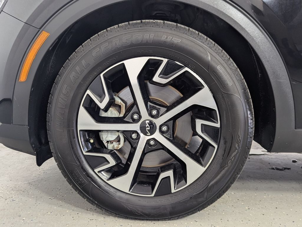 2024 Kia Sportage EX - Photo 9